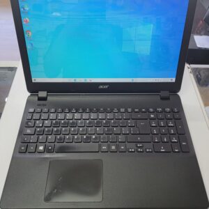 Acer Aspire ES1 15.6 pulgadas Procesador Intel Celeron N3050 2.16 4gb de ram 120gb SSD Salida de video HDMI Lector de tarjetas Teclado extendido Windows 10