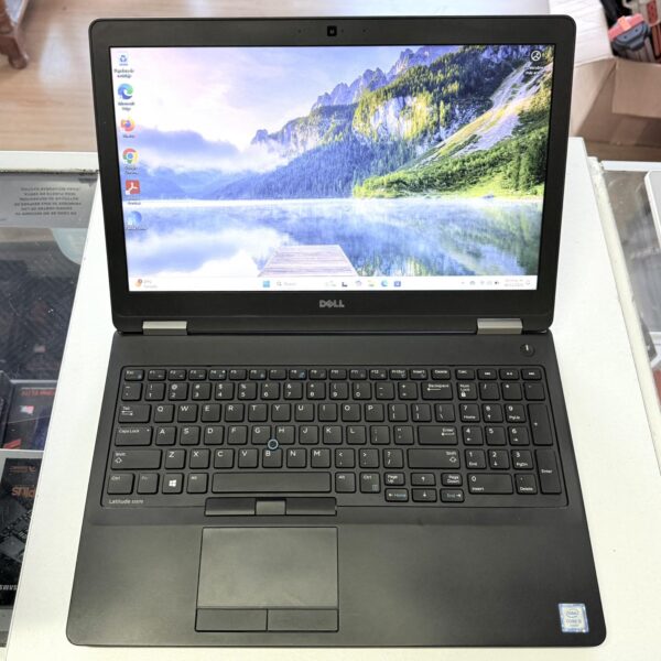 Laptop Dell E5570, 15.6 pulgadas, i5 6300u, 8gb de RAM, 512gb SSD NVME, Hdmi, Teclado extendido e iluminado Windows 11