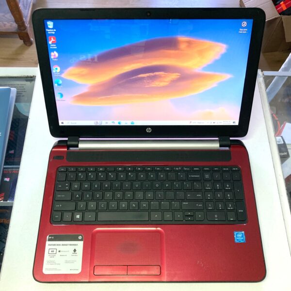 Laptop HP 15-f272wm, 15.6 pulgadas, Procesador Pentium N3540, 4gb de Ram, 240gb de SSD, HDMI, Lector de tarjetas SD