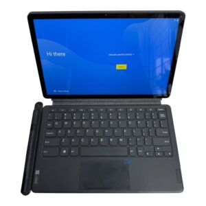Lenovo Tab P11, Procesador SnapDragon 662, Memoria ram 4GB, Almacenamiento 128GB + ranura micro SD, Pantalla 2000x1200, Cámara frontal 8MP, Cámara Trasera 13MP, Teclado original (tipo laptop), Precisión pen 2(original).